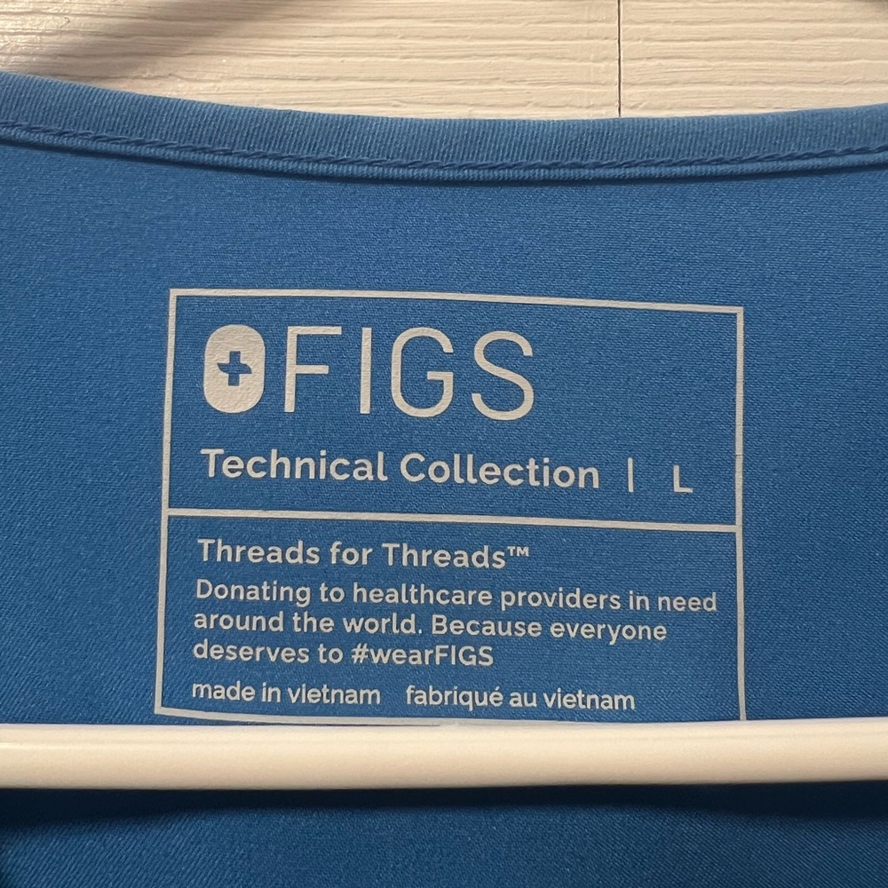 FIGS SCRUB TOP - Picture 4 of 4